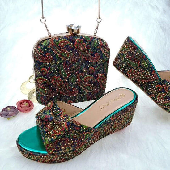 Comfortable Wedge Shoes Same Series Bag Suit $135.48 Dana Fashion Color: Green Size: 41 Women's shoes Product information: Lining material: printed cloth, microfiber Color: gold, black, green Heel height: high heels (6-8CM) Size: 39, 40, 41, 42, 38 Sole m