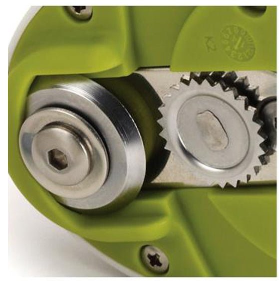 Compact Can Opener $20.46 Dana Fashion default: default Dana's Kitchen Material：ABS+ stainless steel blade