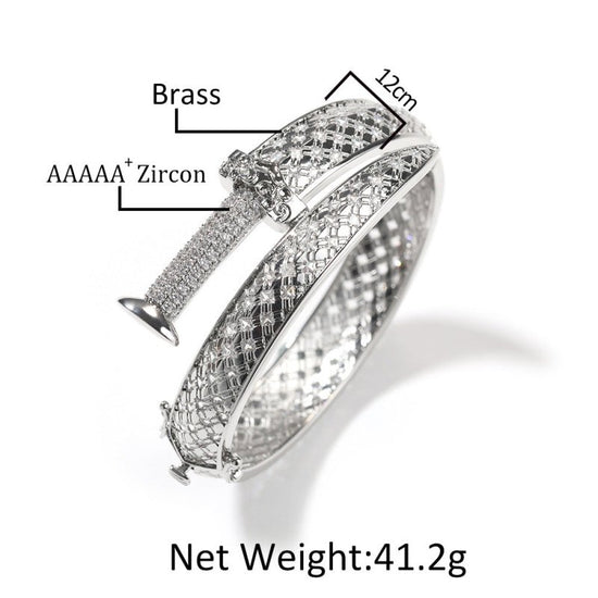 Cool Sword Personalized Bracelet Men $89.50 Dana Fashion Color: Gold Bracelet Women's Accessories Product information: Treatment Process: inlaid zircon Color: gold bracelet, silver bracelet Material: Copper Packing list: 1 x Bracelet Product Image: