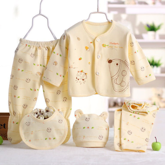 Cotton baby clothes underwear set $20.50 Dana Fashion Color: Yellow Size: One size Baby Clothing Name: Five-piece set Color: blue pink yellow size: one size Bust: 26 * 2 cm Length: 29 cm Pants length: 36 cm Waist: 29 * 2 cm 1. Asian sizes are 1 to 2 sizes