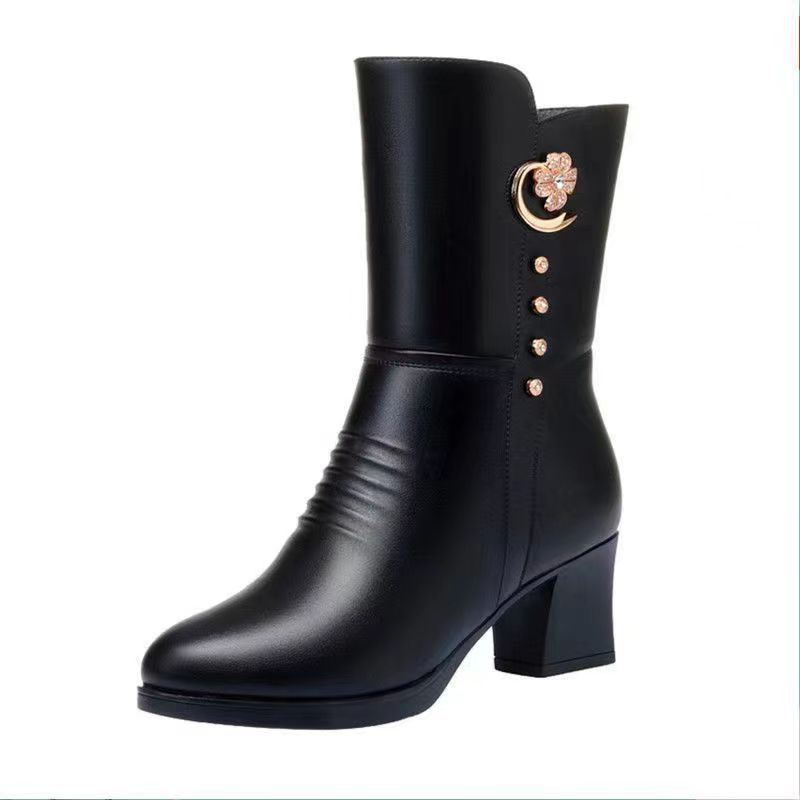 Cotton Boots Women's Soft Leather Martin Boots Mid-calf Women $35.50 Dana Fashion Color: Black Plus Velvet Size: 35 Women's shoes Product information: Pattern: solid color Lining material: PU Color: Black with velvet, red with velvet lining Upper height: