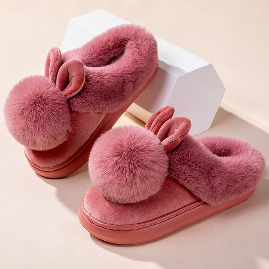 Cotton Slippers Full Heel Wrap Home Warm Ladies $49.90 Dana Fashion Color: 8808 Black Size: 36 To 37 Women's shoes Product information: Lining material: artificial velboa Applicable sports: Universal Color: 8808 leather red, 8808 Gray, 8808 Black Upper he