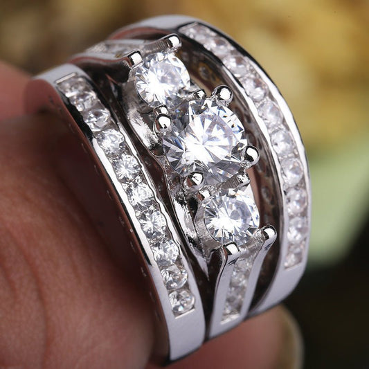 Couple Three-piece Set Ring European And American Fashion $15.00 Dana Fashion Color: Silver Size: No 10 Women's Accessories Product information: Type: Ring Treatment Process: Electroplating Color: silver three-piece set Size: no.6, no.7, no.8, no.9, no.10