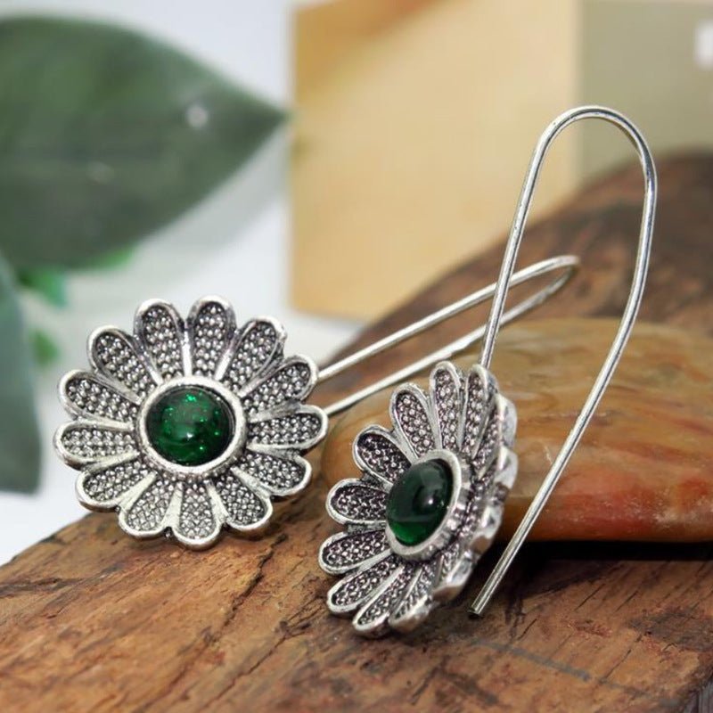 Court Retro Metal Alloy Earrings $9.00 Dana Fashion Color: LT010501（26） Women's Accessories Product information: Treatment Process: Epoxy Color:LTL20168(1),LTL20241(2),LTL20208(3),LTL20208(4),LTL20208(5),LTL20203(6),LTL20208(7),LTL20203(8),LTL20208(9),LTL