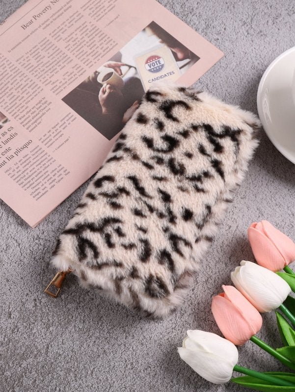 Creative Plush Coin Purse Fashion Leopard Print $16.85 Dana Fashion Color: Beige Women's Bags Product information: Pattern: Leopard print Lining texture: pu Color: pink, gray, blue, beige, apricot, Brown, watermelon powder Function: anti-theft Material: C