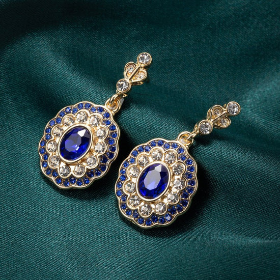 Creative Sapphire Fashion Diamond Jewelry Women's Earrings $12.02 Dana Fashion Color: Sapphire Blue Women's Accessories Product information: Treatment Process: Electroplating Color: Sapphire Blue Applicable people: women Material: electroplated Platinum S