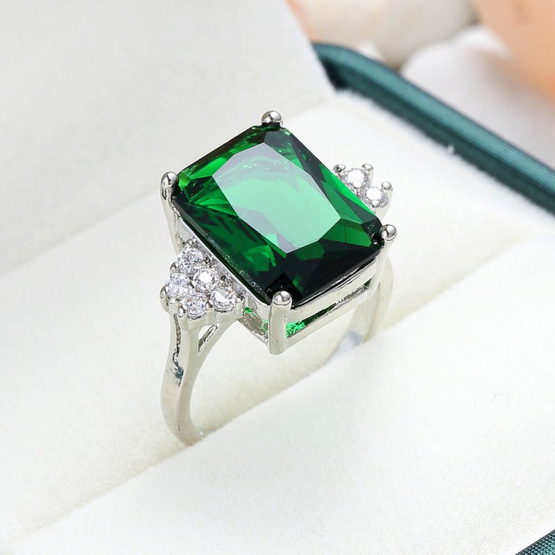 Creative Women's Fashion Pink Zircon Bracelet Ring $15.00 Dana Fashion Color: Emerald Size: No 10 Women's Accessories Product information: Type: couple rings Treatment Process: Electroplating Color: pink, champagne, blue, emerald Applicable people: women