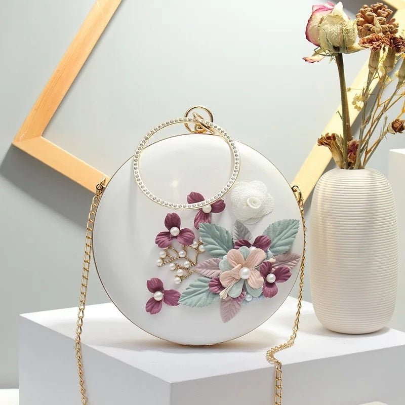 Cross-border Flower Dinner Stylish Round Banquet Handbag $49.82 Dana Fashion Color: Black Women's Bags Product information: Lining texture: Satin Pattern: Flowers Color: white, black, light green, pink Outer bag type: Three-dimensional pocket Material: Me