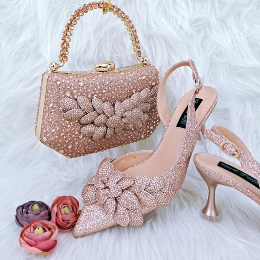 Cross-border Ladies Party Shoes Bag Set Handmade Leaf Decorative Wine Glass Heel $167.70 Dana Fashion Color: Champagne Size: 38 Women's Bags Product information: Pattern: Dots Lining material: Microfiber Color: Silver, sky blue, orange red, dark blue, win