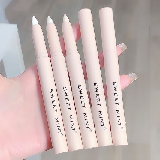 Crouching Silkworm Eyeliner Pen Makeup Brightening $10.44 Dana Fashion Color Classification: 01 Color Matte White makeup Product information: Color classification: 01 color matte white, 02 color Pearl White, 03 color fluorescent flash, 04 # M apricot, 05