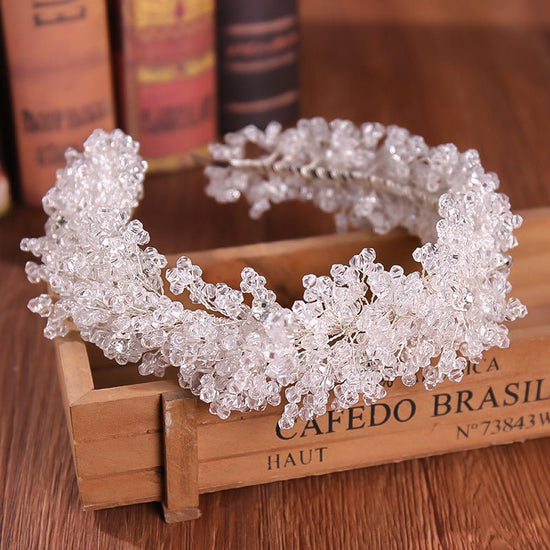 Crystal Headband Styling Accessories $48.56 Dana Fashion style: FD1096 Women's Accessories Product information: Material: Crystal Style: Hairband Color: FD1096 Size: width 7 * curved surface 40CM Weight: 102g Packing list: Hair accessories*1