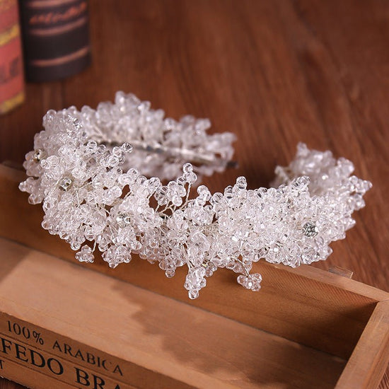 Crystal Headband Styling Accessories $48.56 Dana Fashion style: FD1096 Women's Accessories Product information: Material: Crystal Style: Hairband Color: FD1096 Size: width 7 * curved surface 40CM Weight: 102g Packing list: Hair accessories*1
