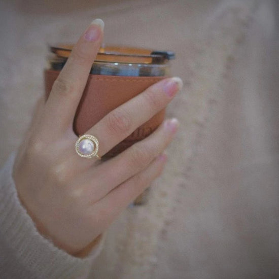 Crystal Inlaid 14K Note Gold Ring $49.50 Dana Fashion Color: White Size: Adjustable Opening Women's Accessories Product information: Type: Ring Color: White Size: adjustable opening Color classification: white Series: Princess series Style: Unisex Style: