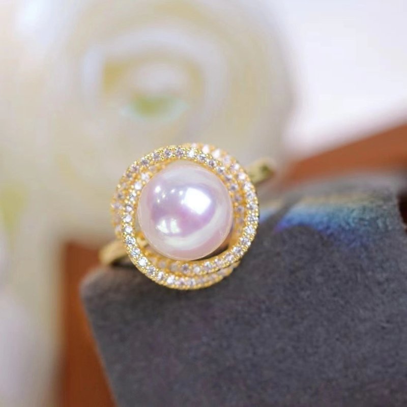 Crystal Inlaid 14K Note Gold Ring $49.50 Dana Fashion Color: White Size: Adjustable Opening Women's Accessories Product information: Type: Ring Color: White Size: adjustable opening Color classification: white Series: Princess series Style: Unisex Style: