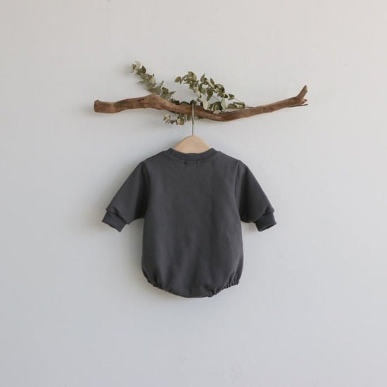 Cute Baby Pear Bag Fart Clothes Fashion Long-sleeved Romper Clothes $40.49 Dana Fashion Color: Grey Size: 66cm Baby Clothing Product information: Material: cotton Style: Korean version Features: pullover Colour: Pink, gray, white Size Information: Size: 6
