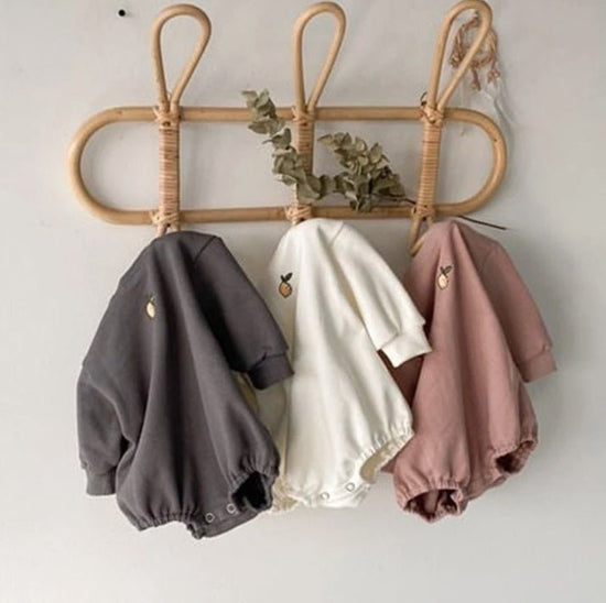 Cute Baby Pear Bag Fart Clothes Fashion Long-sleeved Romper Clothes $40.49 Dana Fashion Color: Grey Size: 66cm Baby Clothing Product information: Material: cotton Style: Korean version Features: pullover Colour: Pink, gray, white Size Information: Size: 6