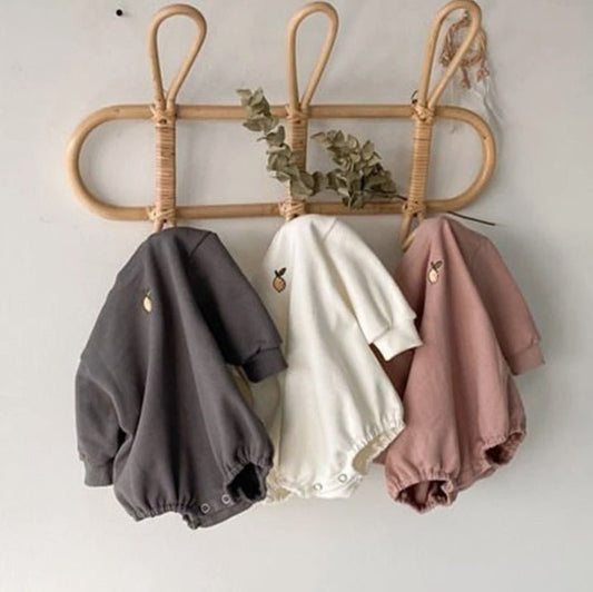 Cute Baby Pear Bag Fart Clothes Fashion Long-sleeved Romper Clothes $40.49 Dana Fashion Color: Grey Size: 66cm Baby Clothing Product information: Material: cotton Style: Korean version Features: pullover Colour: Pink, gray, white Size Information: Size: 6