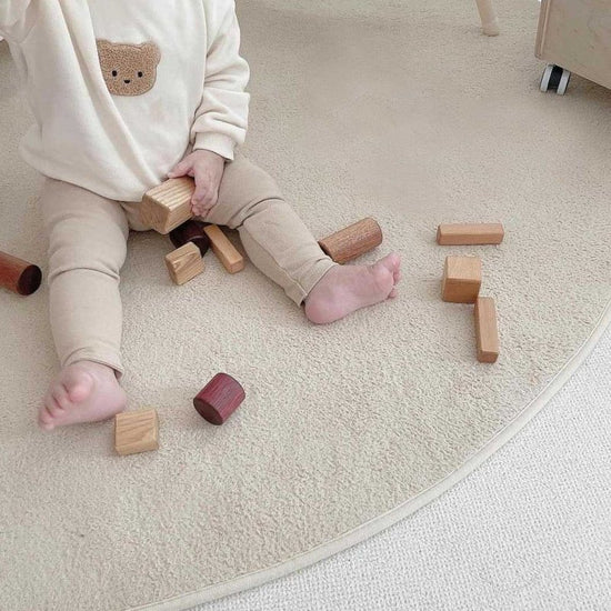 Cute Embroidered Crew Neck Top With Bear Head $26.17 Dana Fashion Color: White Child size: 100cm Baby Clothing Product information: Material: Cotton Style: Korean Sleeve length: long sleeve Closed style: pullover Elements: cute Color: beige, coffee, white