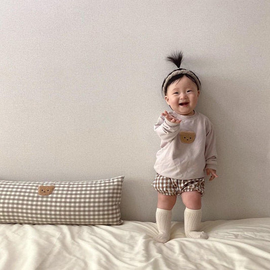 Cute Embroidered Crew Neck Top With Bear Head $26.17 Dana Fashion Color: Beige Child size: 100cm Baby Clothing Product information: Material: Cotton Style: Korean Sleeve length: long sleeve Closed style: pullover Elements: cute Color: beige, coffee, white
