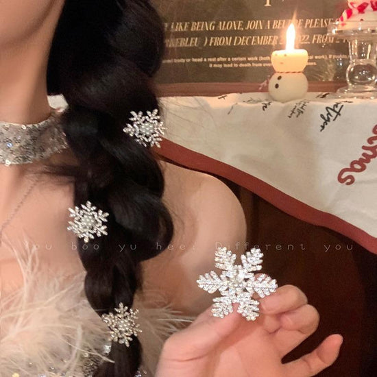 Cyrstal Snowflake Pearl Hair Clip Winter Girls Small Sweet Bobby Pins Women Fashion Retro Flower Hairside Headwear Accessories Hair Jewelry $6.05 Dana Fashion Color: Antlers Pearl Snowflake Women's Accessories Overview: Unique design, stylish and beautifu