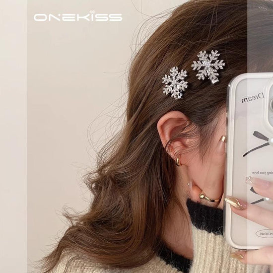 Cyrstal Snowflake Pearl Hair Clip Winter Girls Small Sweet Bobby Pins Women Fashion Retro Flower Hairside Headwear Accessories Hair Jewelry $6.05 Dana Fashion Color: Antlers Pearl Snowflake Women's Accessories Overview: Unique design, stylish and beautifu