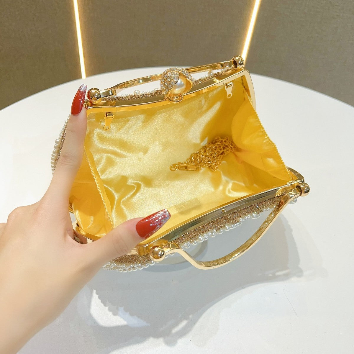 Women's Pearl Diamond Shoulder Handbag - Dana Fashion