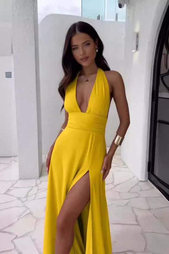 Spring New Women's Style Hanging Neck V-neck Slit Long Solid Color Dress $75.99 Dana Fashion Color: Yellow Size: 2XL Women's clothing Spring new women's style hanging neck V-neck slit long solid color dress Sweet and fresh Fabric Name: Cow Milk Silk