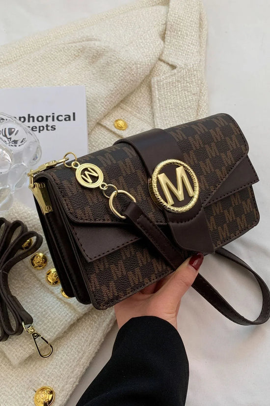 Niche Personality Printed Letter Shoulder Messenger Bag - DanaFashionstore