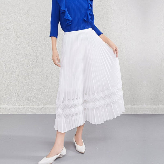 Design Sense Niche Three-dimensional Pleated Skirt $89.50 Dana Fashion Color: Black Size: Average Size Women's clothing Product information: Color: black, white, gray, brown Elastic: medium elastic Main fabric composition: Polyester (polyester fiber) Size