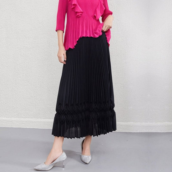 Design Sense Niche Three-dimensional Pleated Skirt $89.50 Dana Fashion Color: Black Size: Average Size Women's clothing Product information: Color: black, white, gray, brown Elastic: medium elastic Main fabric composition: Polyester (polyester fiber) Size