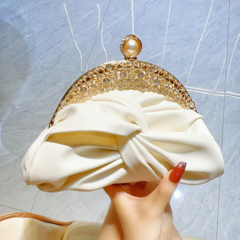Diamond-embedded High-grade Socialite Clutch Mini $39.99 Dana Fashion Color: White Women's Bags Product information: Lining texture: Polyester Applicable scenario: Daily matching Color: white, black, gold, red, silver Outer bag type: open pocket Hardness: