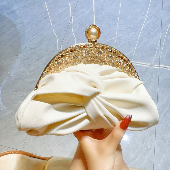 Diamond-embedded High-grade Socialite Clutch Mini $39.99 Dana Fashion Color: Black Women's Bags Product information: Lining texture: Polyester Applicable scenario: Daily matching Color: white, black, gold, red, silver Outer bag type: open pocket Hardness: