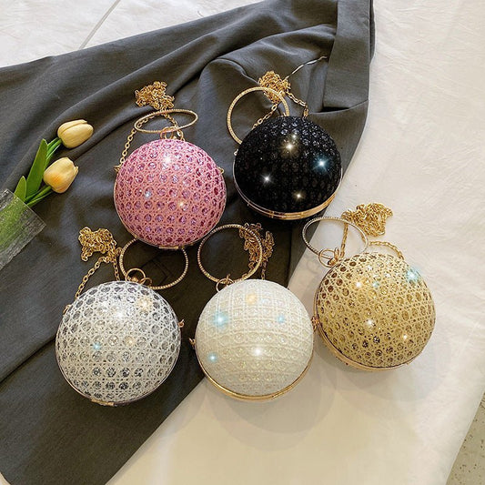 Diamond Retro Shoulder Bag Women's Crossbody Chain Ball Small Round Bag $35.04 Dana Fashion Color: Black Women's Bags Product information: Lining text: Polyester Applicable scenario: Daily competition Color: black, gold, silver, pink, white Outer bag type