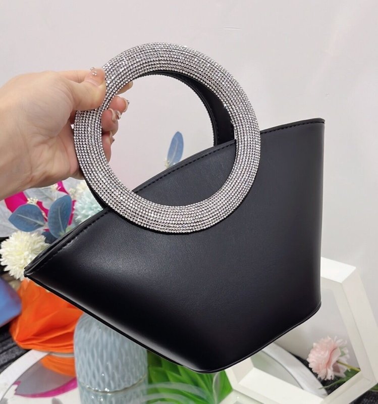 Diamond Round Handle Portable Basket Pack $123.14 Dana Fashion Color: Classic Black Women's Bags Product information: Lining texture: Polyester Applicable scenario: Daily configuration Color: classic black/black, ivory white/white, rose red/pink, customiz