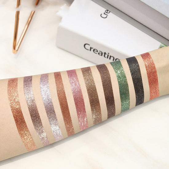 Diamond Shine Liquid Eye Shadow 10 Sets $39.00 Dana Fashion Color: Suit makeup Product information: Suitable skin type: universal Efficacy: shining pearls Shelf life: 36 months Color classification: ten color set Size: 23.5 * 13.5 * 1.5 cm Gross weight: 1