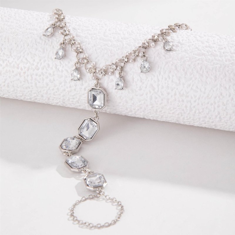 Diamond Tassel Anklet Fashion Elegant $11.06 Dana Fashion Color: 26027silver Women's Accessories Product information: Type: Anklet Color: 26027 Silver Suitable for gift-giving occasions: Wedding Applicable Gender: Women Material: Alloy Packing list: Ankle