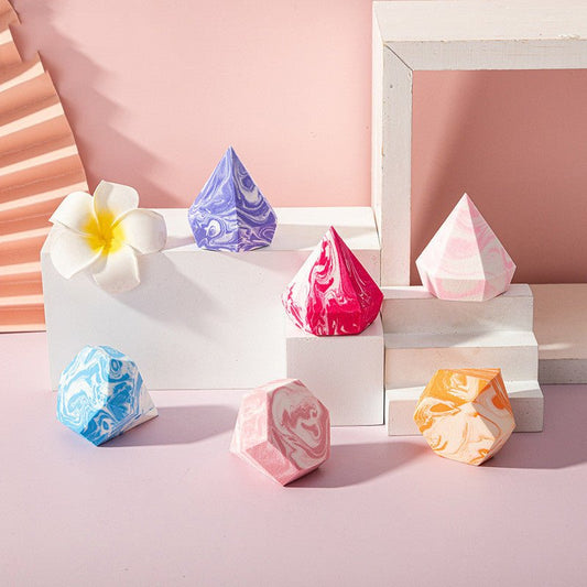 Diamond Type Two Color Wet And Dry Non Latex Makeup Tool Beauty Egg $15.00 Dana Fashion Color: Girl fan makeup Product information: Product Category: Beauty Egg Material: Hydrophilic polyurethane Color classification: girl pink, rose red, red bean paste,