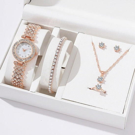 Diamond Women Watches Luxury Fashion Rhinestone Quartz Bracelet Wrist Watch For Women $26.16 Dana Fashion Color: Rose Gold Suit 2 Women's Accessories Overview: Unique design, stylish and beautiful. Good material, High quality. Product information: Color: