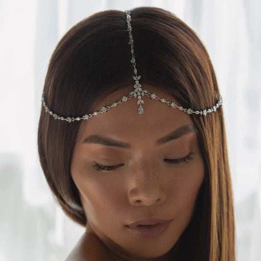 Dignified Rhinestone Hair Chain European And American Fashion All-match Multi-layer $74.81 Dana Fashion Color: Gold Women's Accessories Product information: Color: gold, silver Applicable people: women Style: multi-layer Material: Alloy Popular elements: