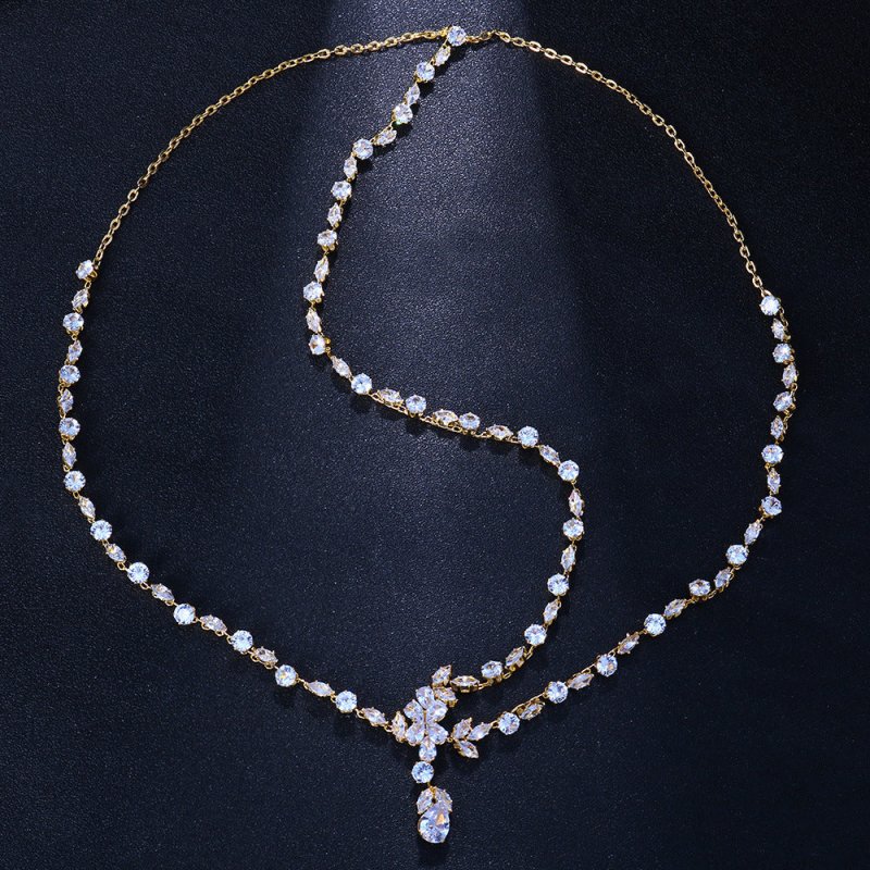 Dignified Rhinestone Hair Chain European And American Fashion All-match Multi-layer $74.81 Dana Fashion Color: Gold Women's Accessories Product information: Color: gold, silver Applicable people: women Style: multi-layer Material: Alloy Popular elements: