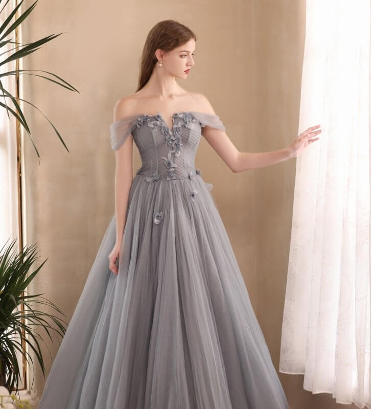 Dinner Annual Meeting Host Blue Off-shoulder Petal Dress For Women $449.50 Dana Fashion Color: Blue Size: L Women's clothing Product information: Size: S, M, L Fabric: Skin friendly fabric Pattern: Solid color Style: Korean version Waist type: mid waist C
