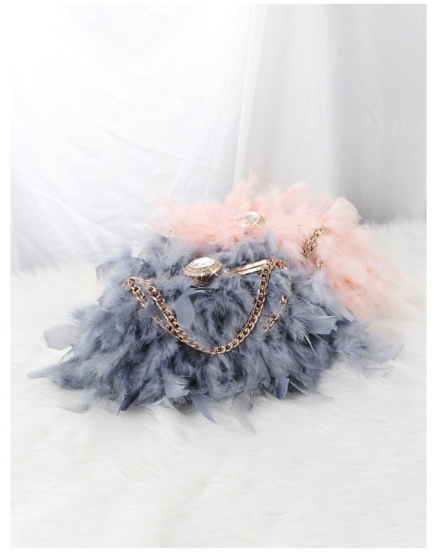 Dinner Rhinestone-encrusted Chain Evening Messenger Bag $59.50 Dana Fashion Color: Black Women's Bags Product information: Fabric texture: Rayon Lining texture: Satin Color: red, pink, silver gray, sapphire blue, black Hardness: medium Material: Silk Suit