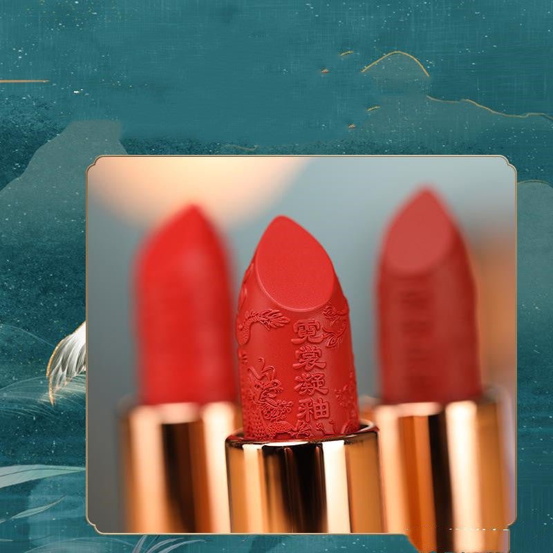 Domestic Products Twilight Afterglow Makeup High-set Gift Box $130.00 Dana Fashion Color: Makeup set box makeup Product information: Applicable people: General Skin Type: General Efficacy: Modification, even skin tone Number of colors: Eight colors and ab