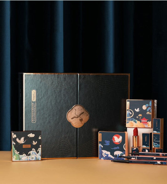 Domestic Products Twilight Afterglow Makeup High-set Gift Box $130.00 Dana Fashion Color: Makeup set box makeup Product information: Applicable people: General Skin Type: General Efficacy: Modification, even skin tone Number of colors: Eight colors and ab