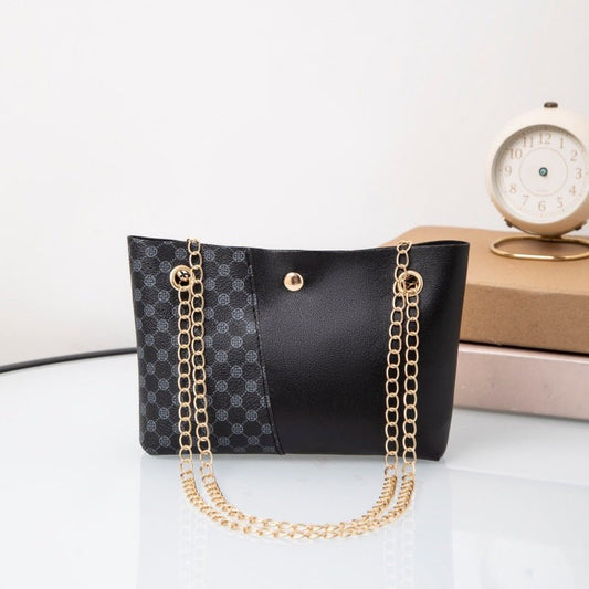 Dotted Prints Chain Shoulder Messenger Bag $15.00 Dana Fashion Color: Black Size: 17x5x13 Women's Bags Product information: Color: black, white, pink, brown Material: PU Suitcase shape: Horizontal Square Size: 17*5*13 Popular elements: splicing, chain, sp
