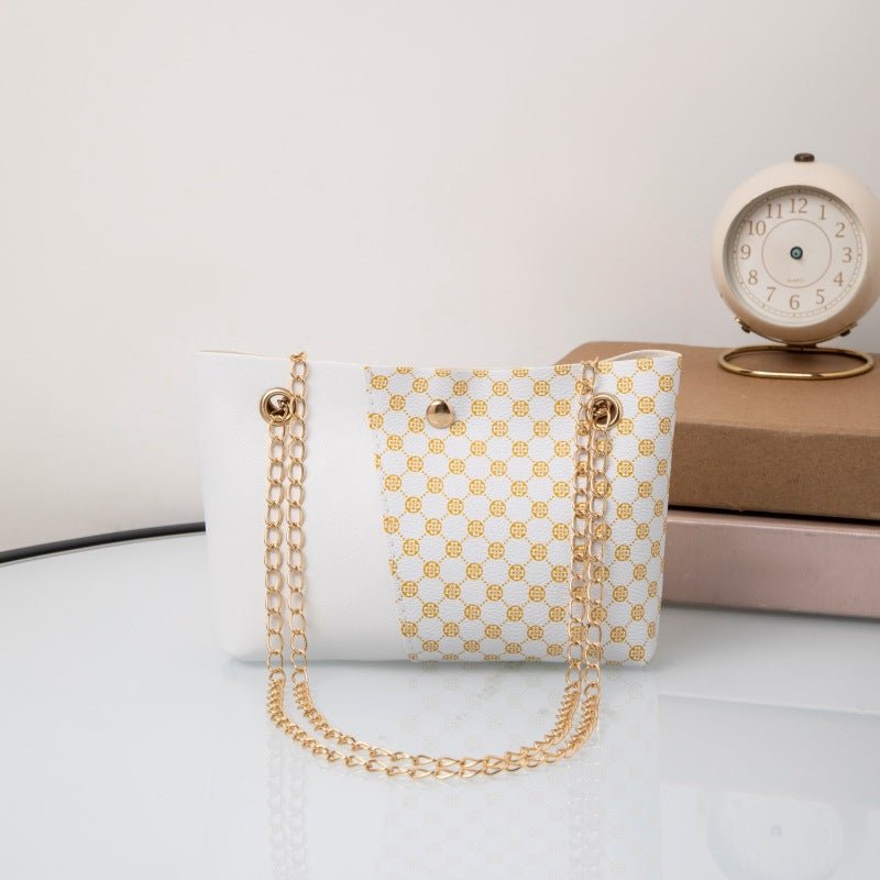 Dotted Prints Chain Shoulder Messenger Bag $15.00 Dana Fashion Color: Black Size: 17x5x13 Women's Bags Product information: Color: black, white, pink, brown Material: PU Suitcase shape: Horizontal Square Size: 17*5*13 Popular elements: splicing, chain, sp