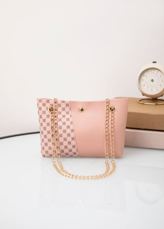Dotted Prints Chain Shoulder Messenger Bag $15.00 Dana Fashion Color: Pink Size: 17x5x13 Women's Bags Product information: Color: black, white, pink, brown Material: PU Suitcase shape: Horizontal Square Size: 17*5*13 Popular elements: splicing, chain, spl
