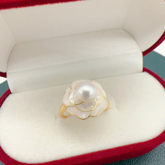Drip Glazed Camellia Ear Stud Pendant Ring Suit $81.50 Dana Fashion Color: White Women's Accessories Product information: Color: White Color classification: white Style: Jewelry suit Packing list: Necklace * 1 Ring * 1 Earrings * 1 pair Product Image: