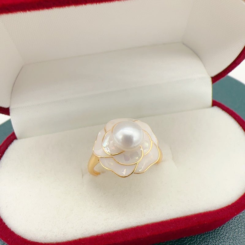 Drip Glazed Camellia Ear Stud Pendant Ring Suit $81.50 Dana Fashion Color: White Women's Accessories Product information: Color: White Color classification: white Style: Jewelry suit Packing list: Necklace * 1 Ring * 1 Earrings * 1 pair Product Image: