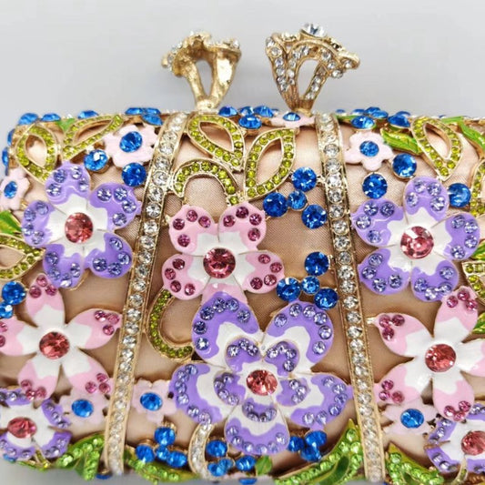 Dripping Oil Diamond Evening Bag Enamel Color Flower Clutch $153.00 Dana Fashion Color: Golden Color Women's Bags Product information: Lining texture: synthetic leather Applicable scenario: Daily configuration Color: Gold Outer bag type: Three-dimensional